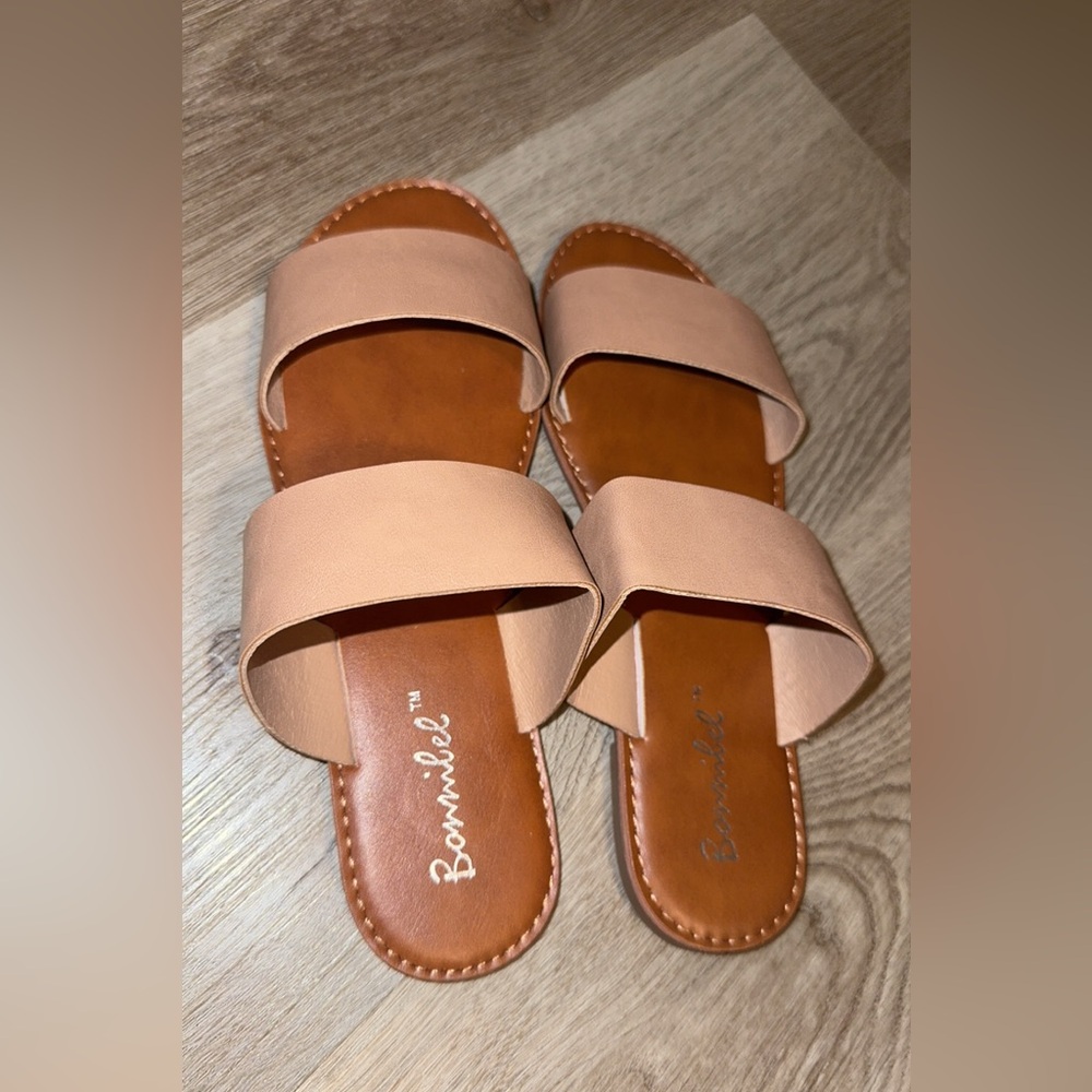 Bonnibel 2 strap sandals
 Size:5 1/2,6, 6 1/2,7, 7 1/2,8,8 1/2,9,10  
BRAND NEW